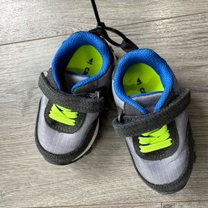 Carter's Toddler Boy Like New Running Shoes Size 4 Velcro Closure